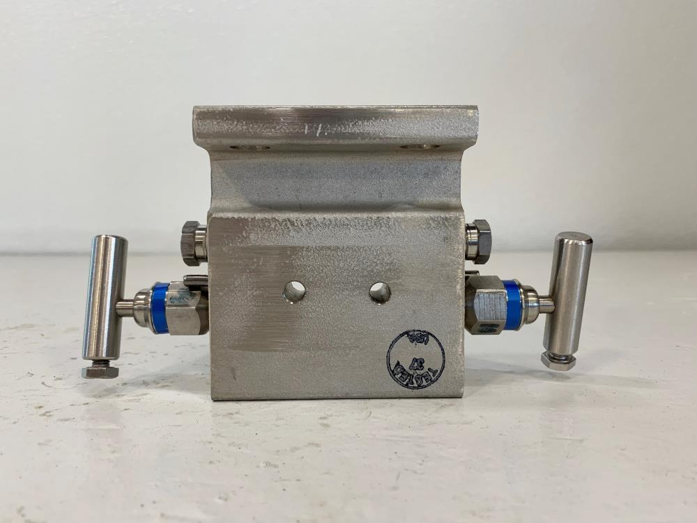 PGI 3-Way 1/2" NPT 316SS Manifold Valve M-650SCT-VSH